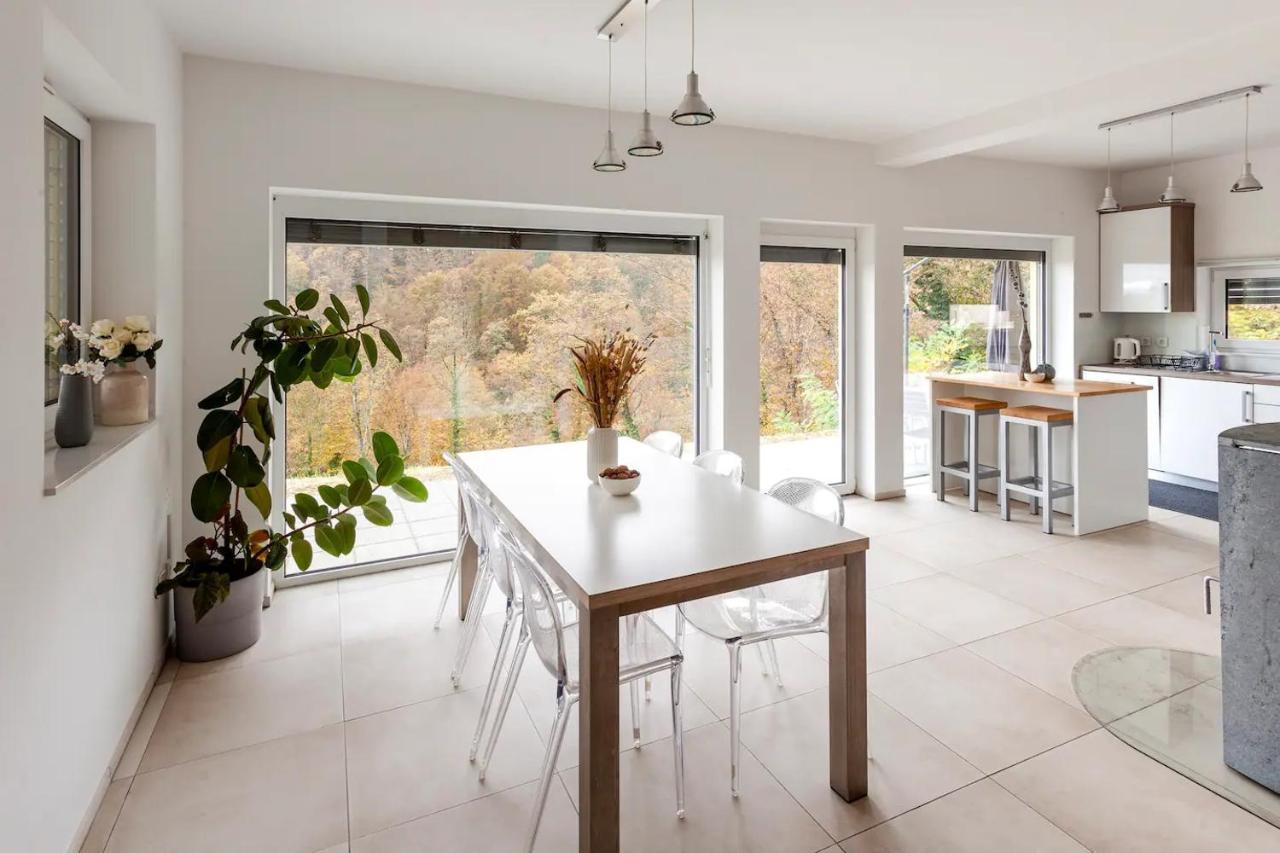 Hillhouse Holiday home